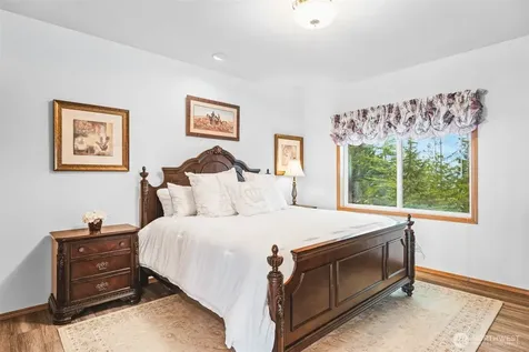 184 Dow Ridge Drive N Eatonville WA 98328