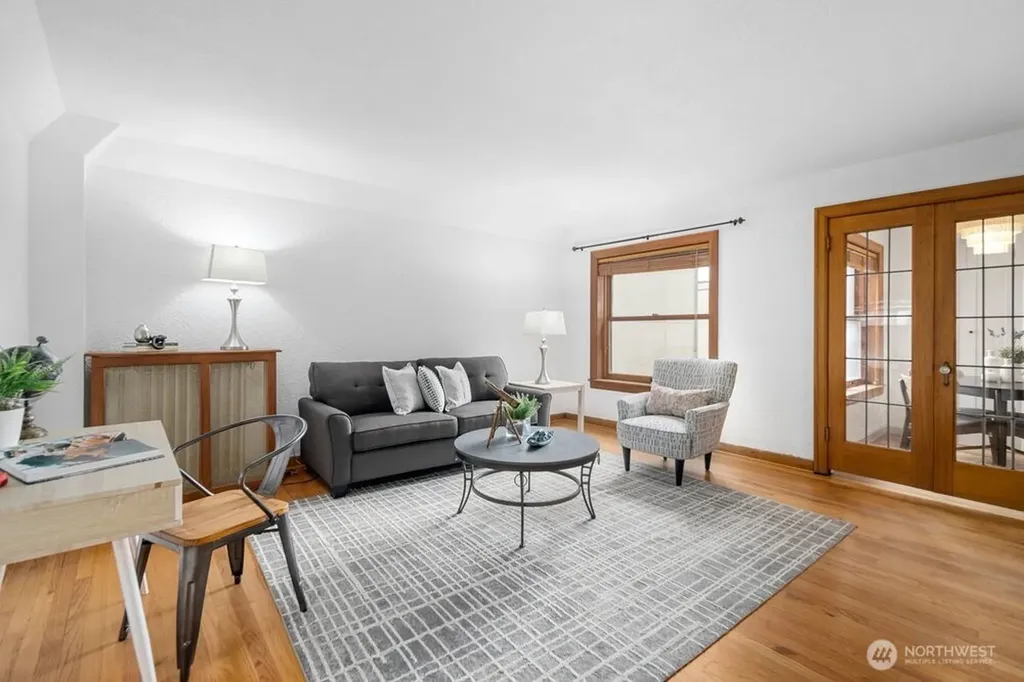 519 W Roy Street Seattle WA 98119