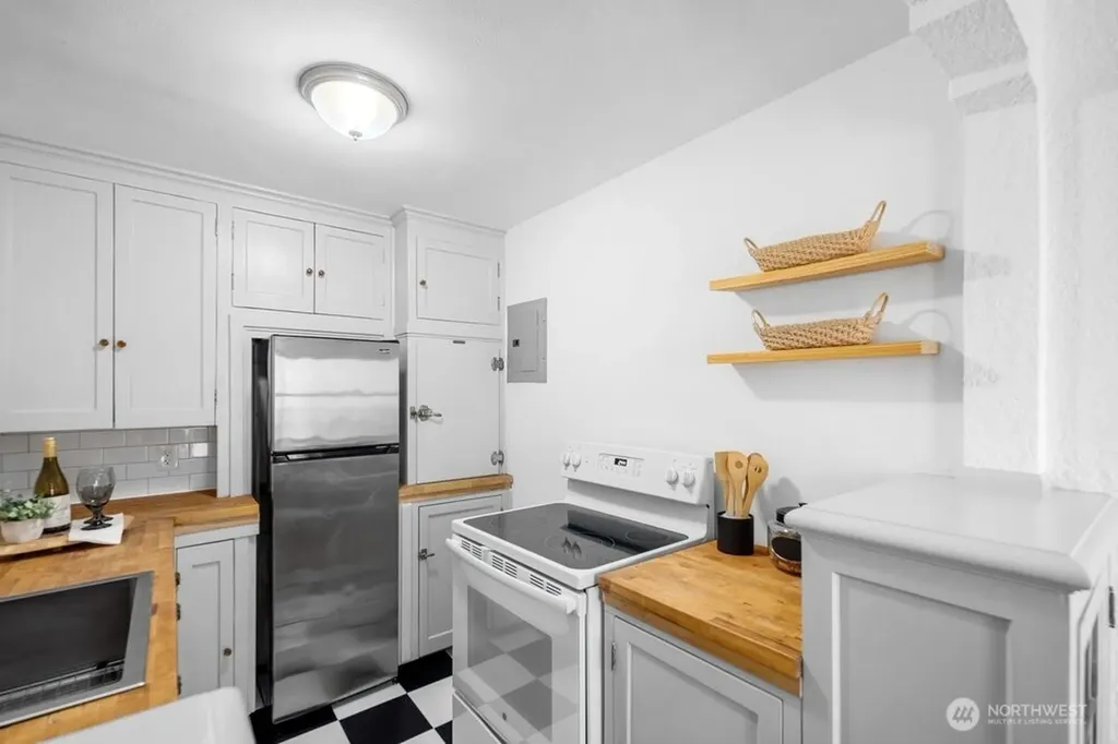 519 W Roy Street Seattle WA 98119