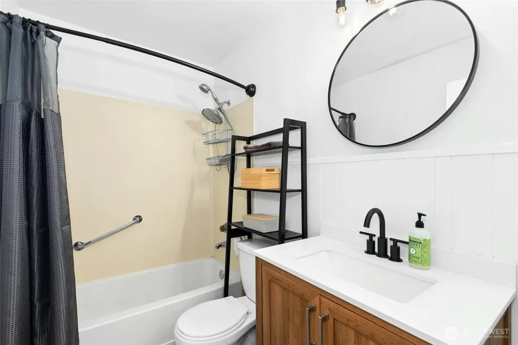 17300 91st Avenue NE Bothell WA 98011
