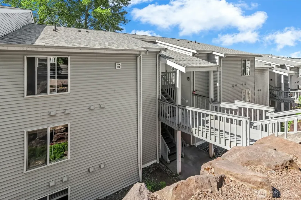 17300 91st Avenue NE Bothell WA 98011