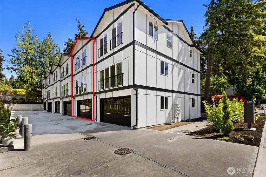 7103 210 Street SW Edmonds WA 98026