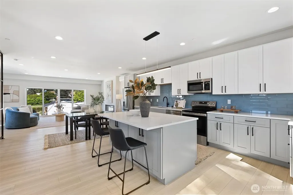 7103 210 Street SW Edmonds WA 98026