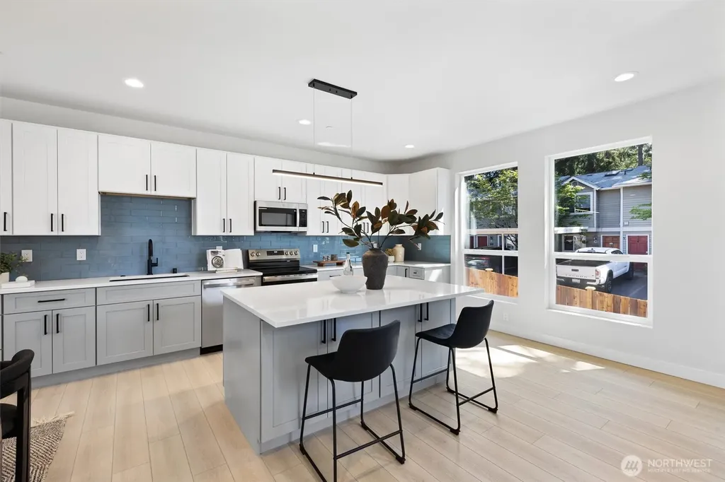 7103 210 Street SW Edmonds WA 98026