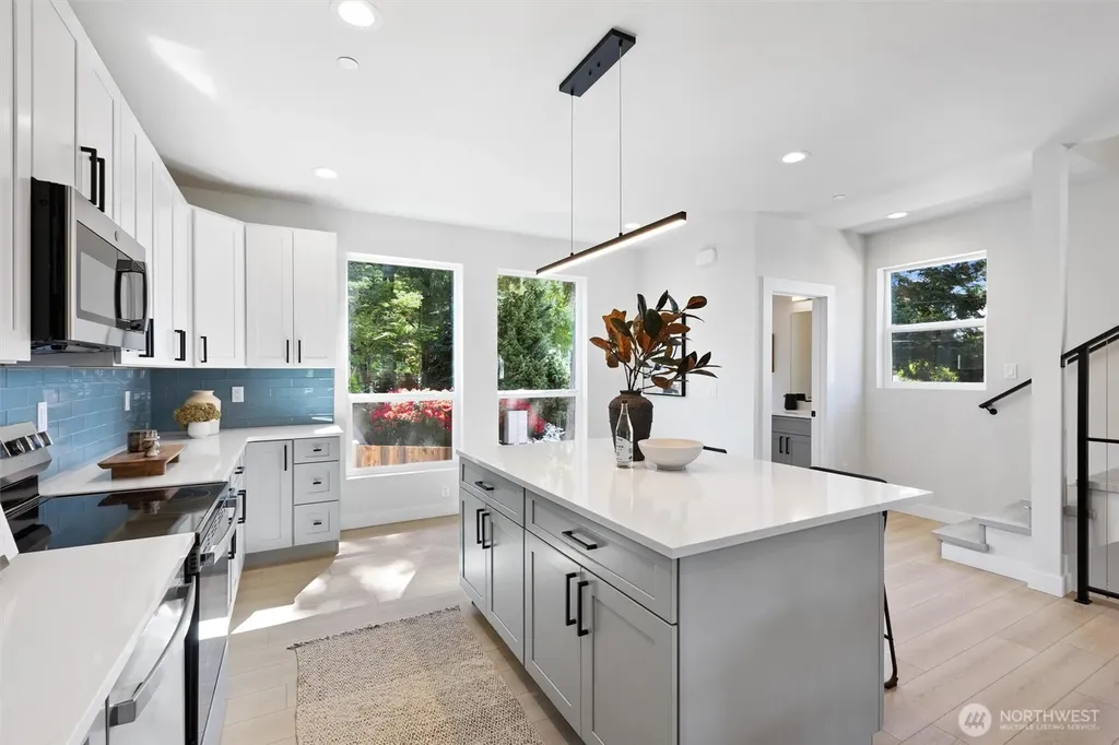 7103 210 Street SW Edmonds WA 98026