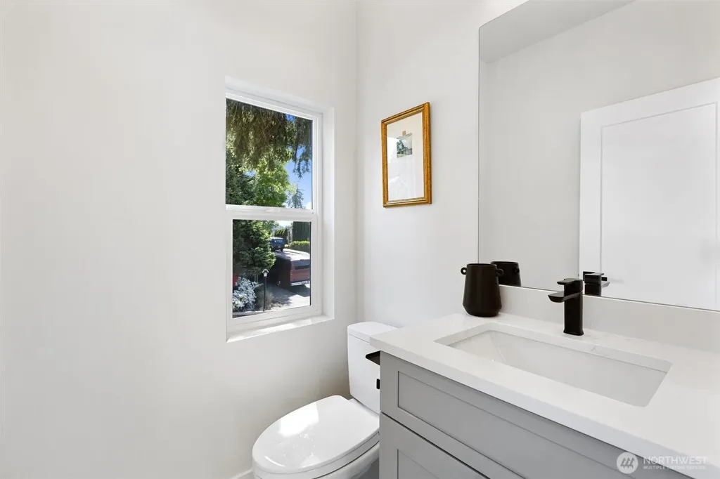 7103 210 Street SW Edmonds WA 98026