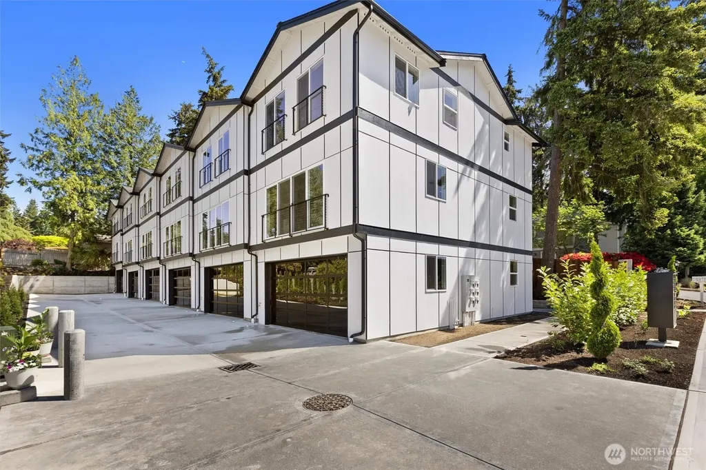 7103 210 Street SW Edmonds WA 98026