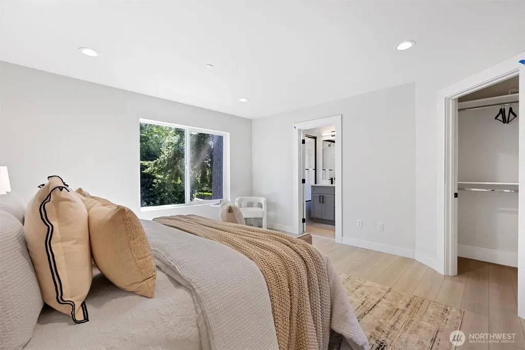 7103 210 Street SW Edmonds WA 98026