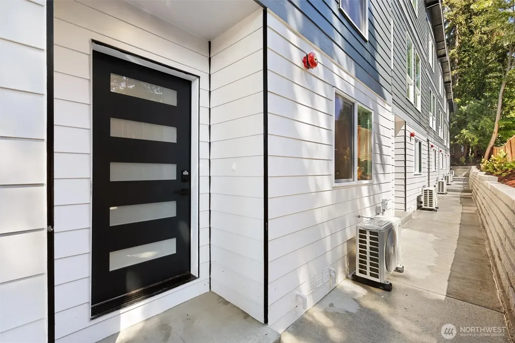 7103 210 Street SW Edmonds WA 98026