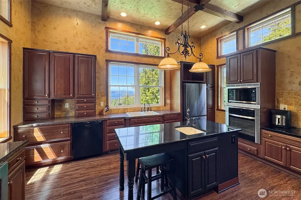 114 Howard Heights Road Sequim WA 98382
