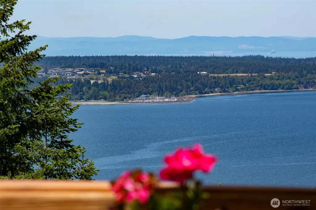 114 Howard Heights Road Sequim WA 98382