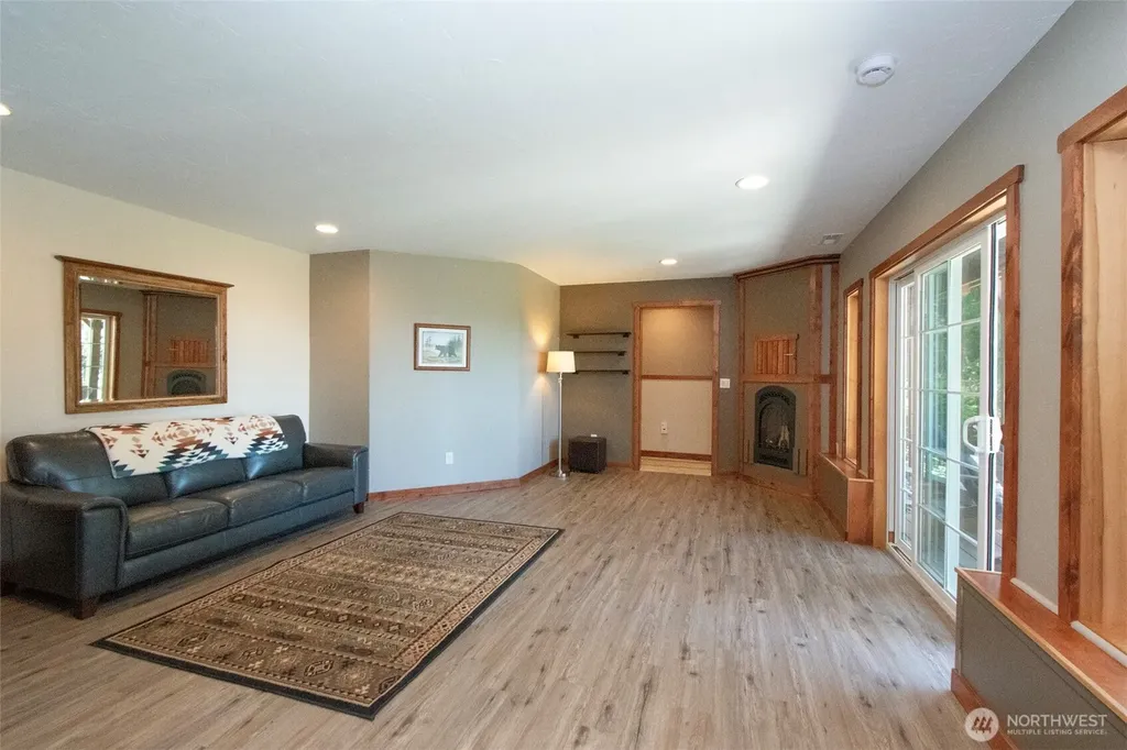 114 Howard Heights Road Sequim WA 98382