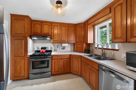 13332 173rd Avenue SE Renton WA 98059