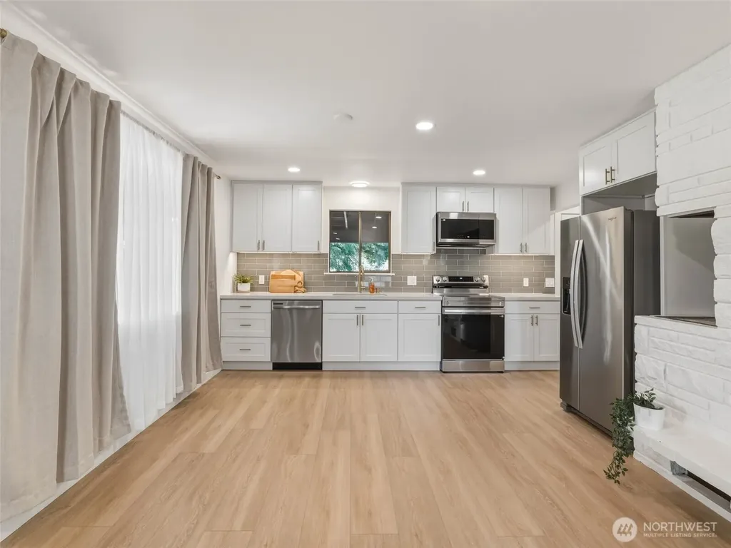 1366 SE SE High Ridge Court Port Orchard WA 98367