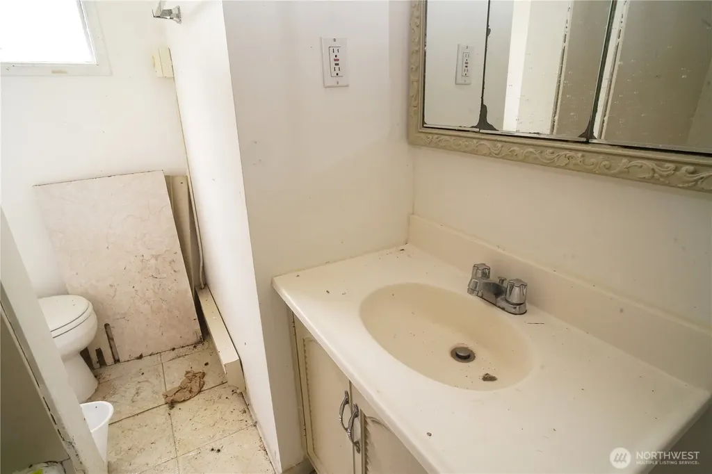 2544 NE 90th Street Seattle WA 98115