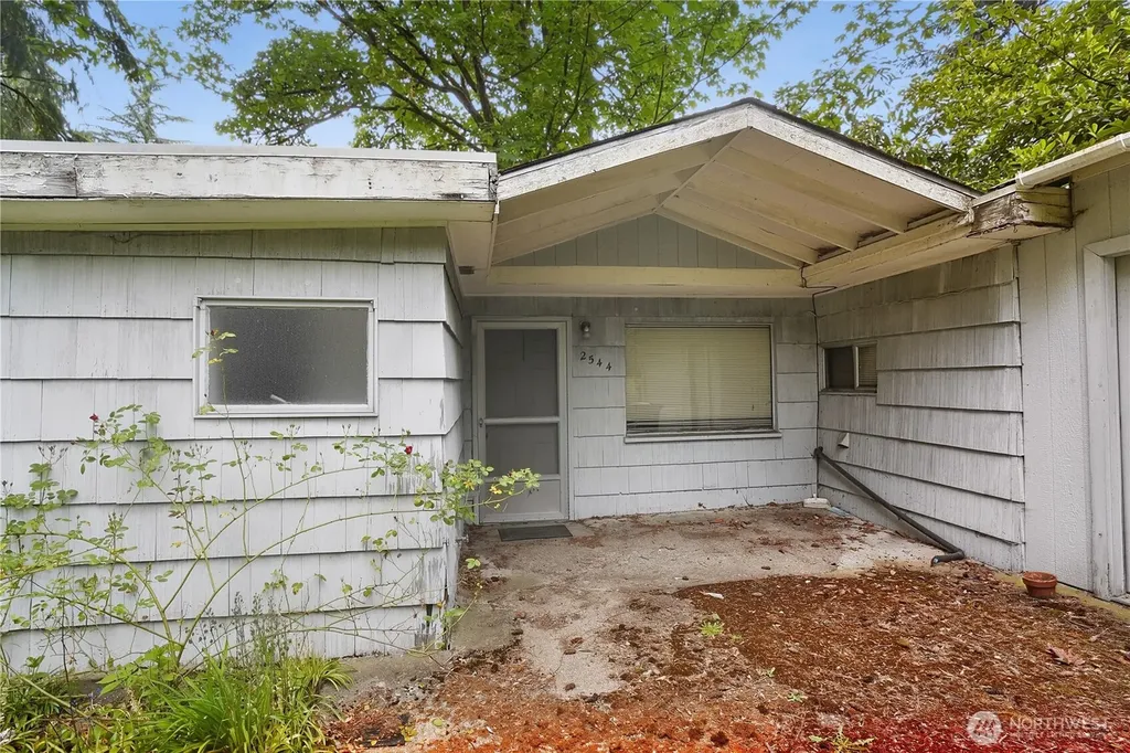 2544 NE 90th Street Seattle WA 98115