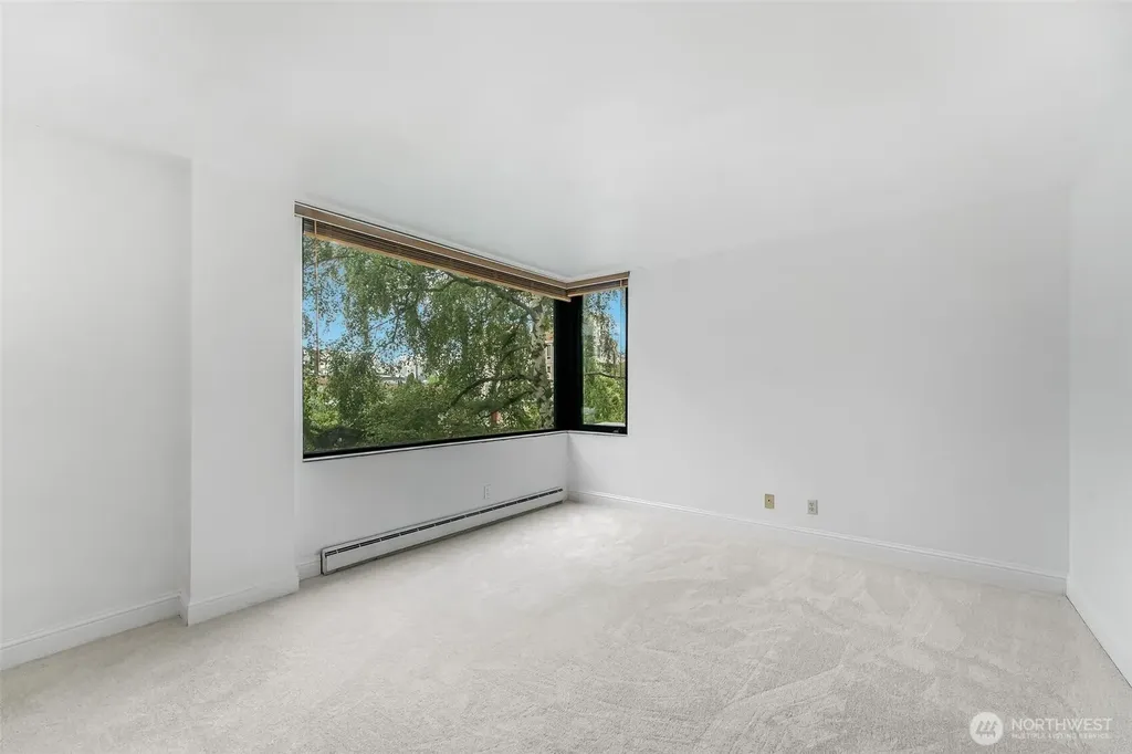 521 5th Avenue W Seattle WA 98119