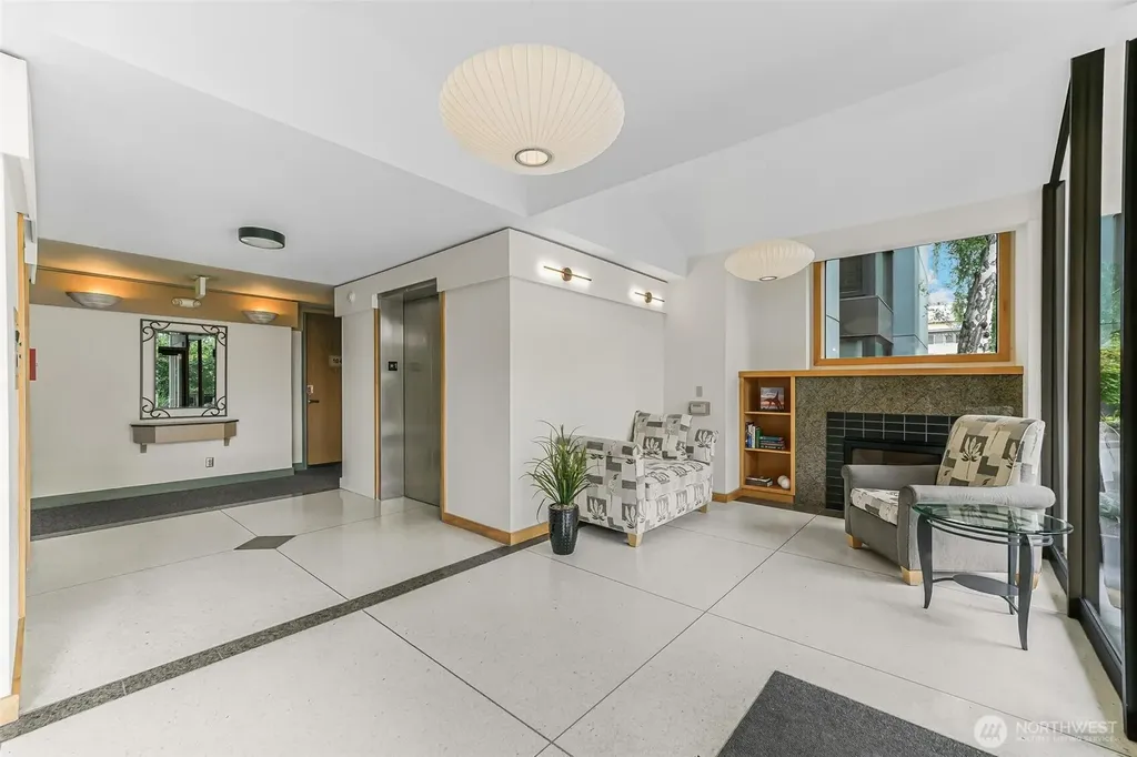 521 5th Avenue W Seattle WA 98119