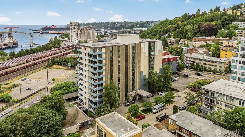 521 5th Avenue W Seattle WA 98119