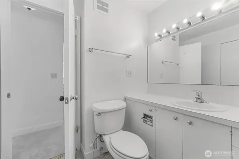 521 5th Avenue W Seattle WA 98119