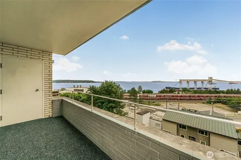 521 5th Avenue W Seattle WA 98119