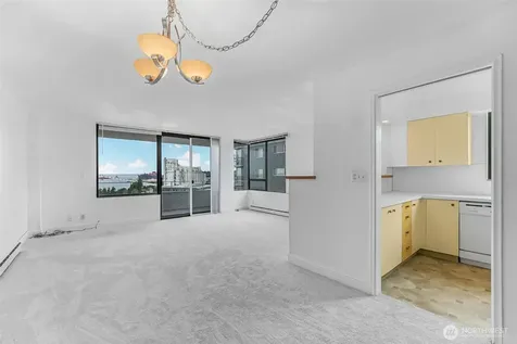 521 5th Avenue W Seattle WA 98119