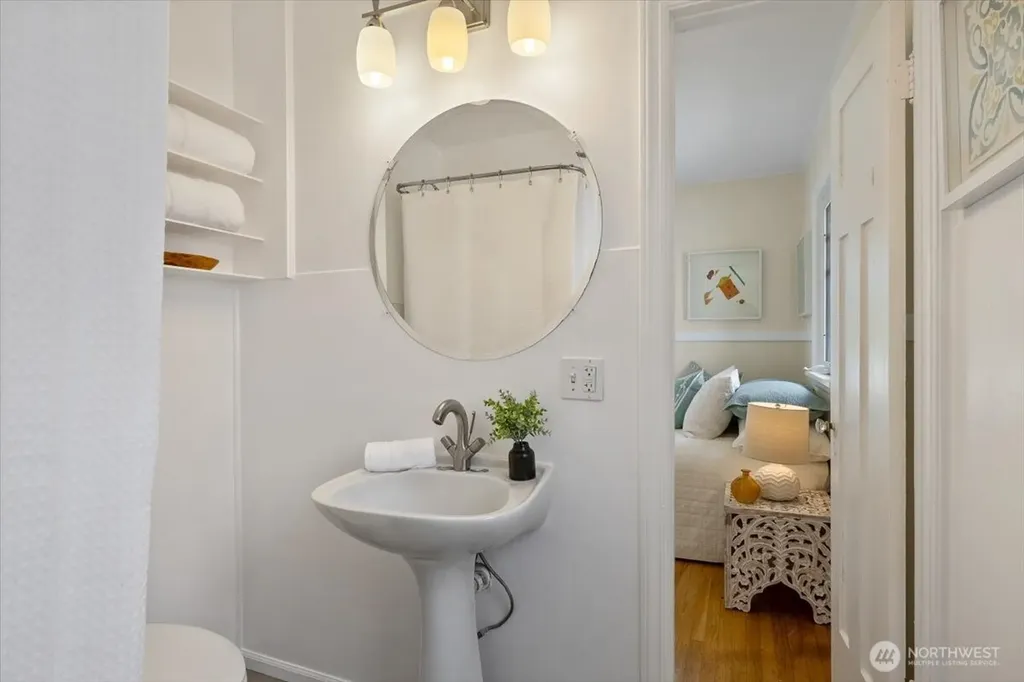 7528 14th Avenue SW Seattle WA 98106
