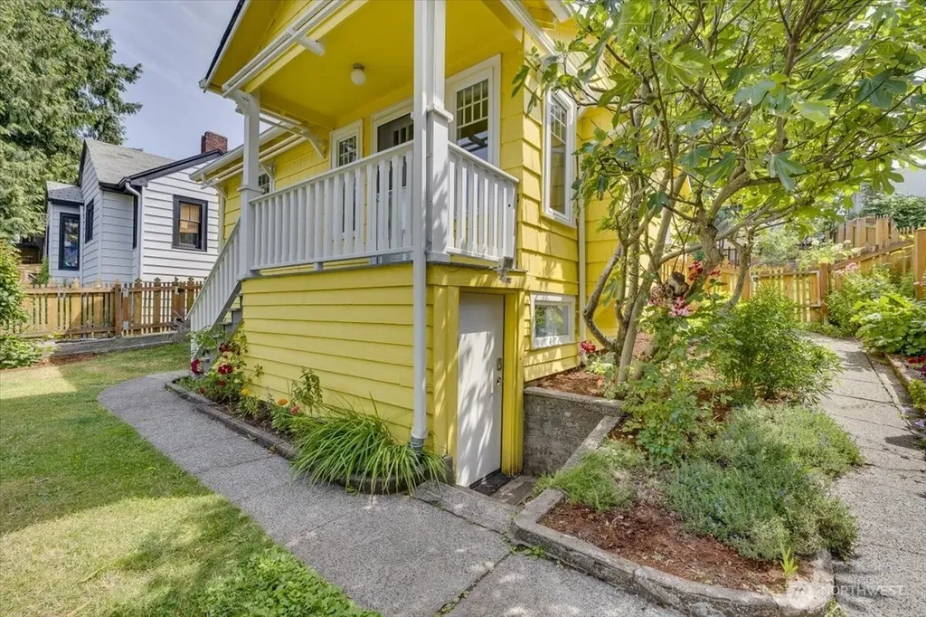 7528 14th Avenue SW Seattle WA 98106