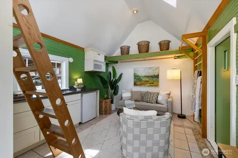 7528 14th Avenue SW Seattle WA 98106