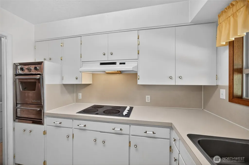 371 SE Summit Road Chehalis WA 98532