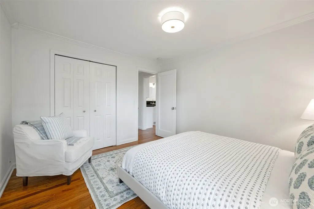 11549 8th Avenue NE Seattle WA 98125