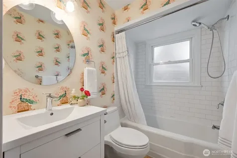 11549 8th Avenue NE Seattle WA 98125