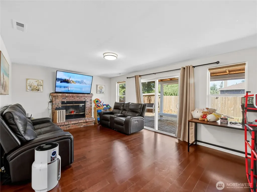 32332 19th Court SW Federal Way WA 98023