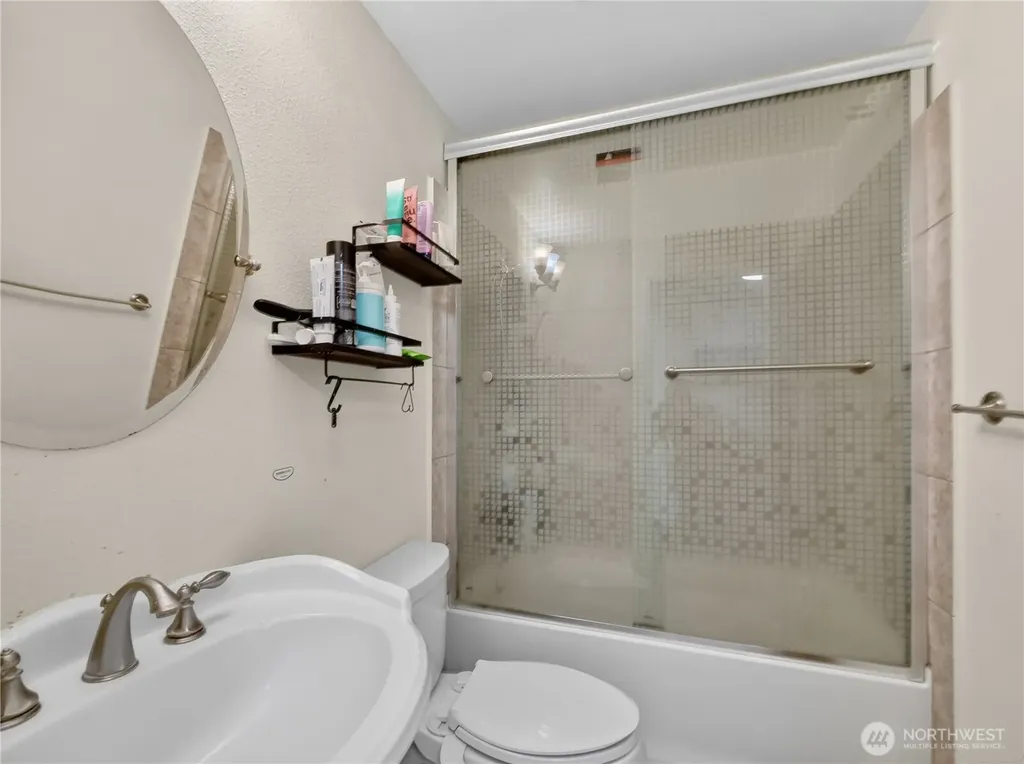 32332 19th Court SW Federal Way WA 98023