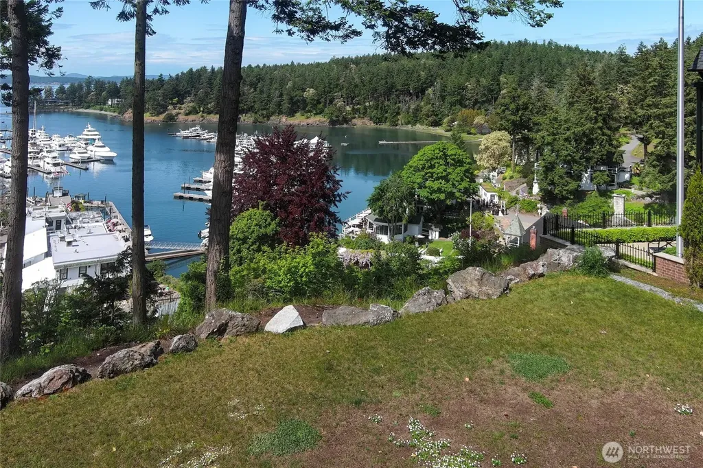 136 Ada's Alley Friday Harbor WA 98250