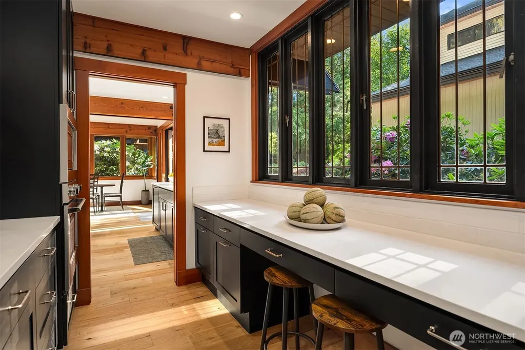 2716 106th Place SE Beaux Arts WA 98004