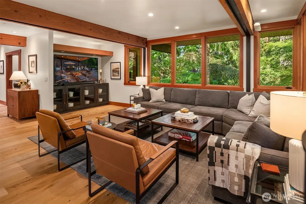 2716 106th Place SE Beaux Arts WA 98004