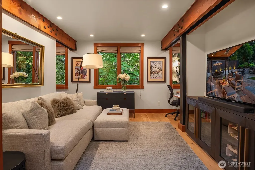 2716 106th Place SE Beaux Arts WA 98004