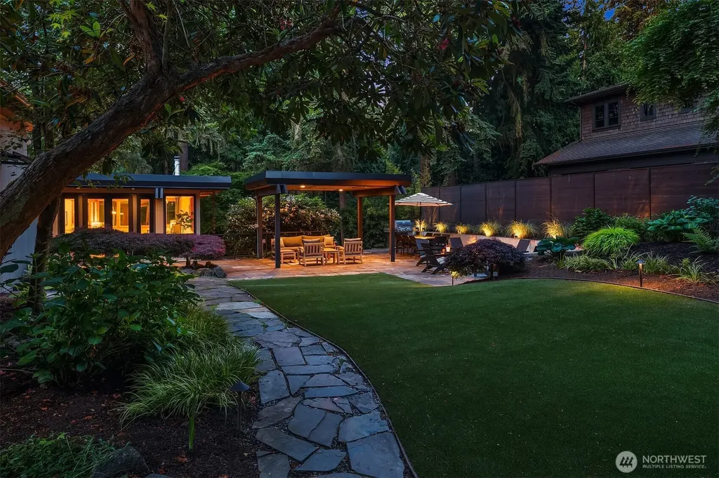 2716 106th Place SE Beaux Arts WA 98004