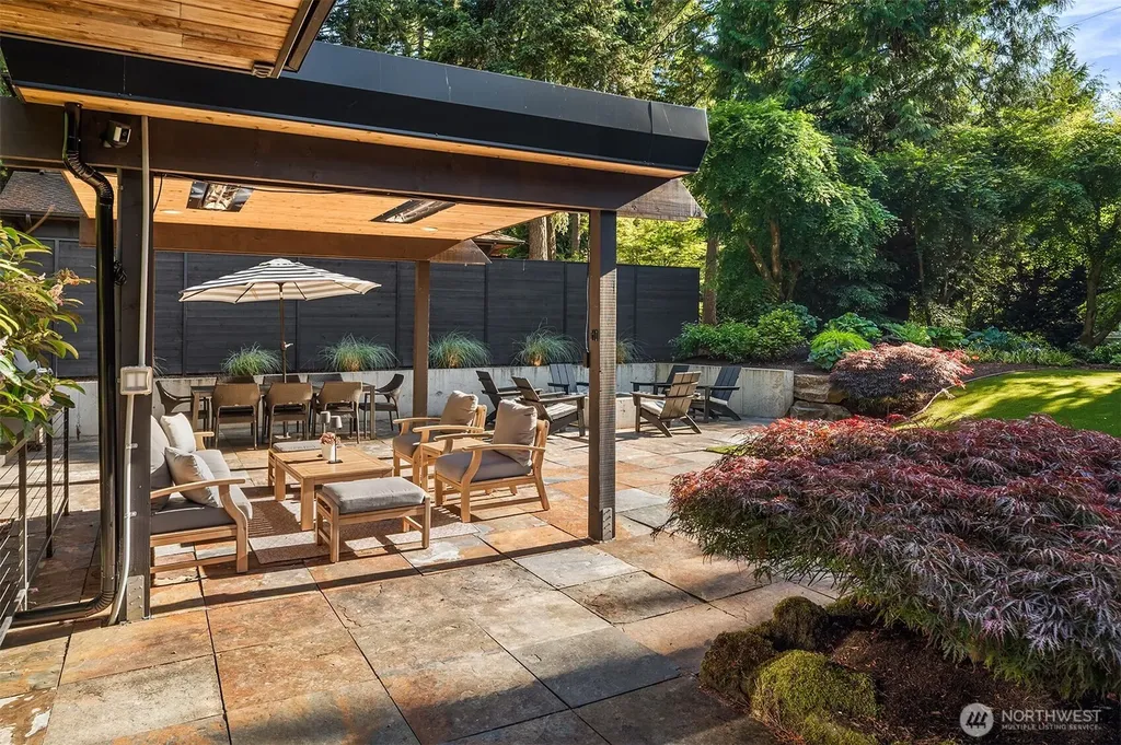 2716 106th Place SE Beaux Arts WA 98004