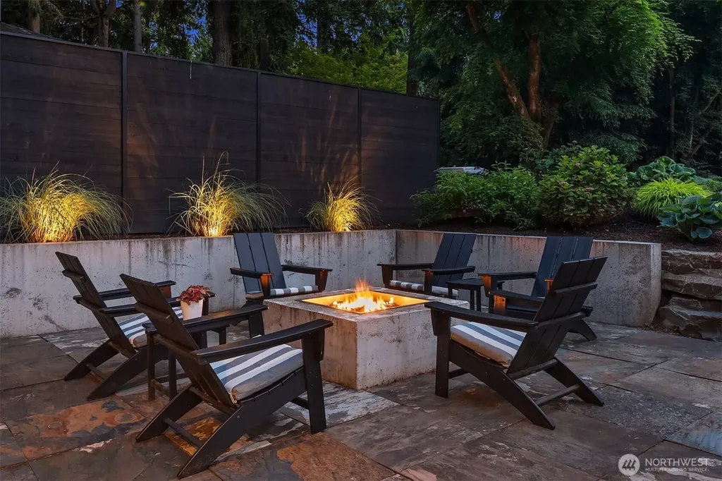2716 106th Place SE Beaux Arts WA 98004