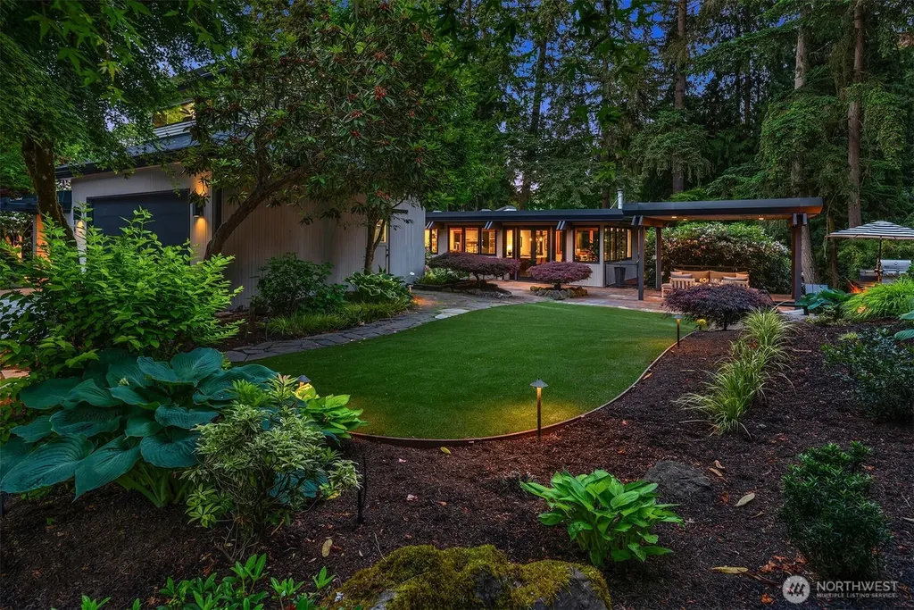 2716 106th Place SE Beaux Arts WA 98004
