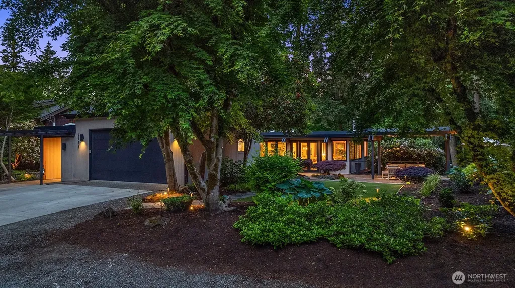 2716 106th Place SE Beaux Arts WA 98004