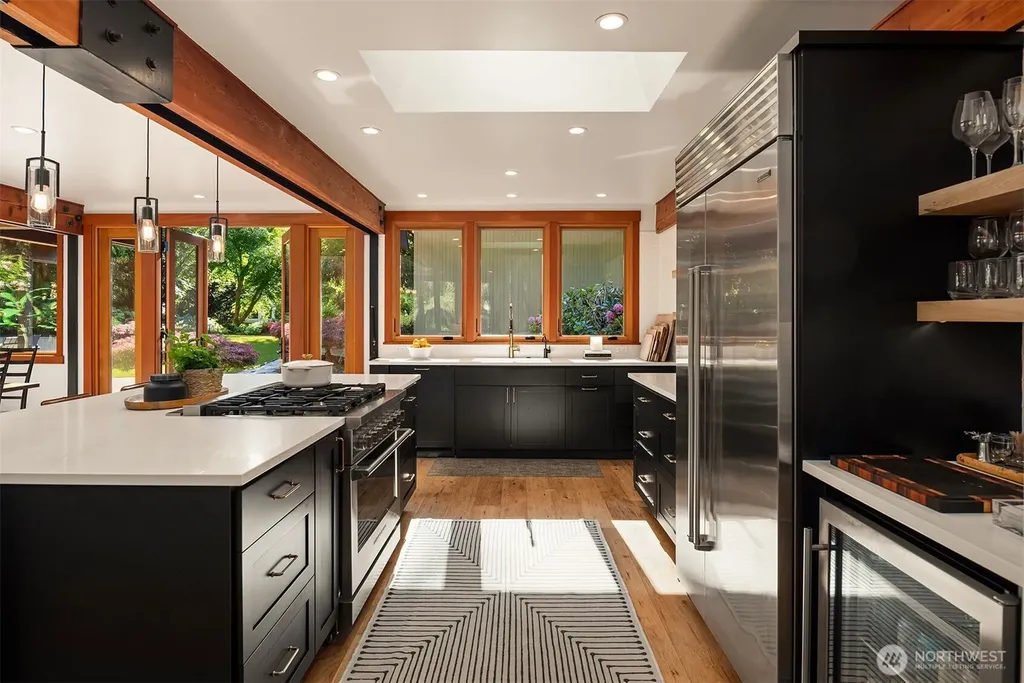 2716 106th Place SE Beaux Arts WA 98004