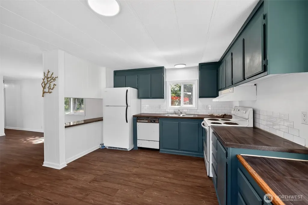 206 E Rain Street Ocean Shores WA 98569