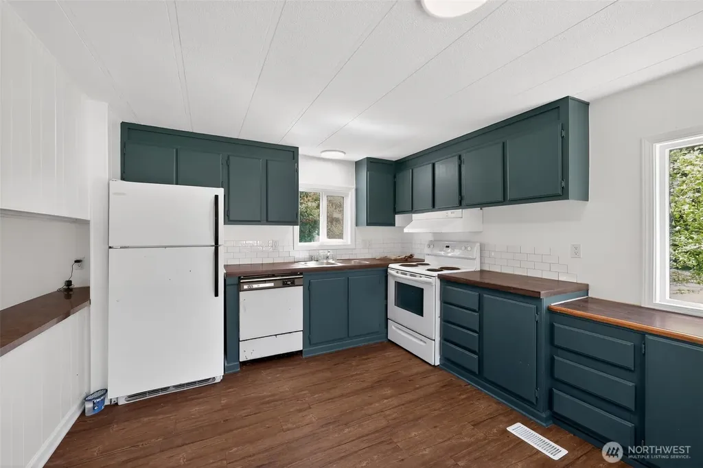 206 E Rain Street Ocean Shores WA 98569