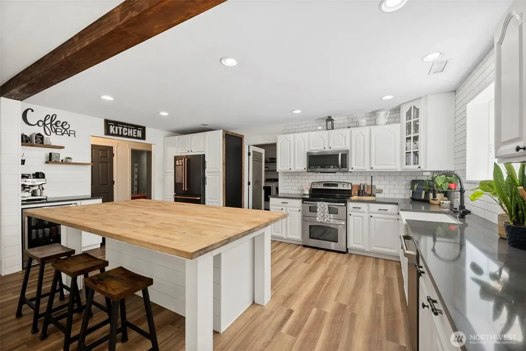 27513 Lower Burnett Road E Buckley WA 98321