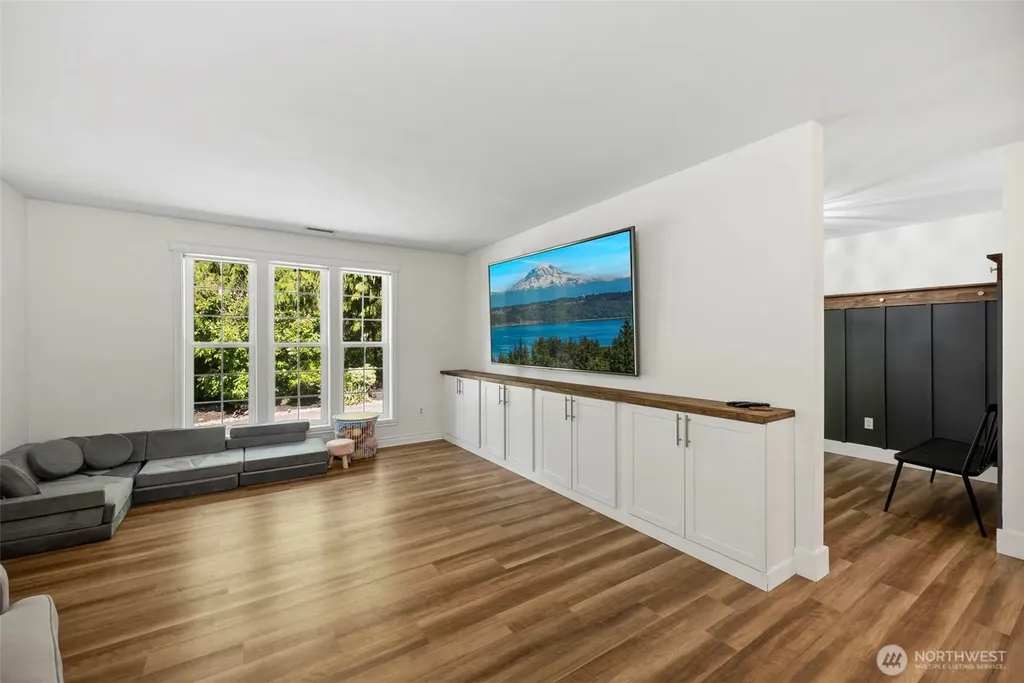 27513 Lower Burnett Road E Buckley WA 98321