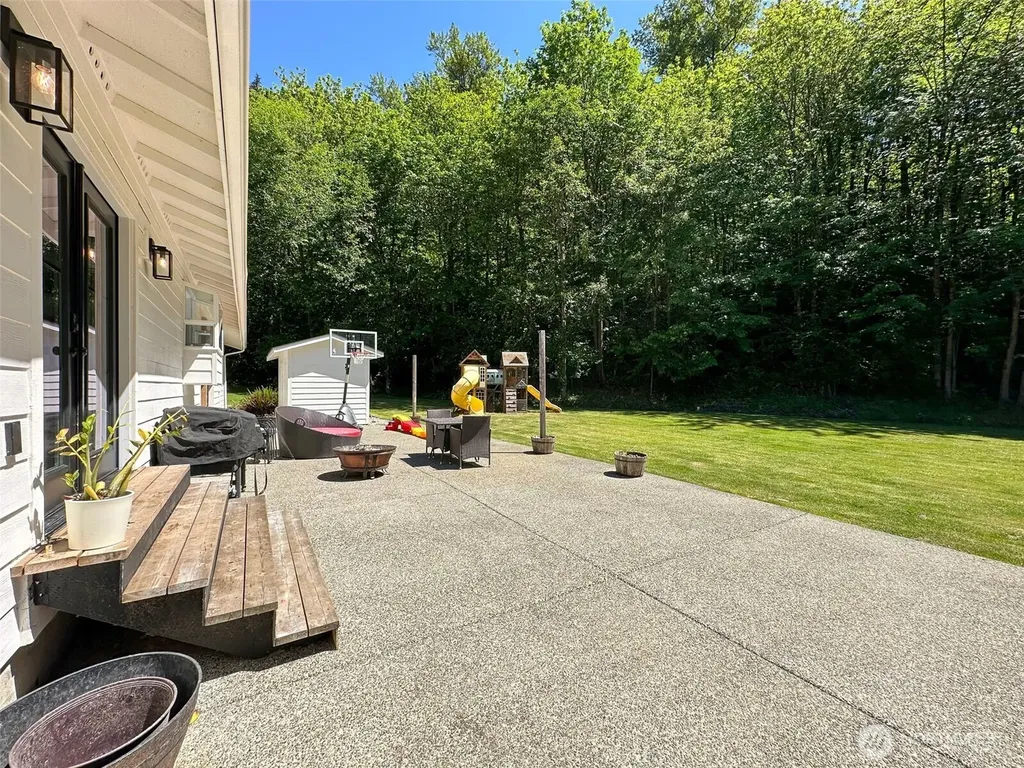 27513 Lower Burnett Road E Buckley WA 98321