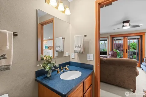 1860 Overview Drive NE Tacoma WA 98422